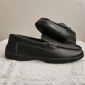 Boys Kenneth Cole Reaction Driving Dime Black Loafers In Size 4 - NIB